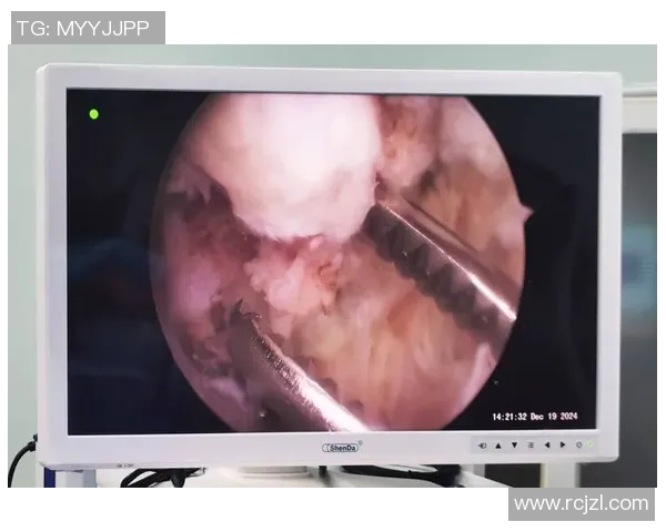 足球球星意外遭遇踝骨骨折康复前景牵动球迷与球队关注